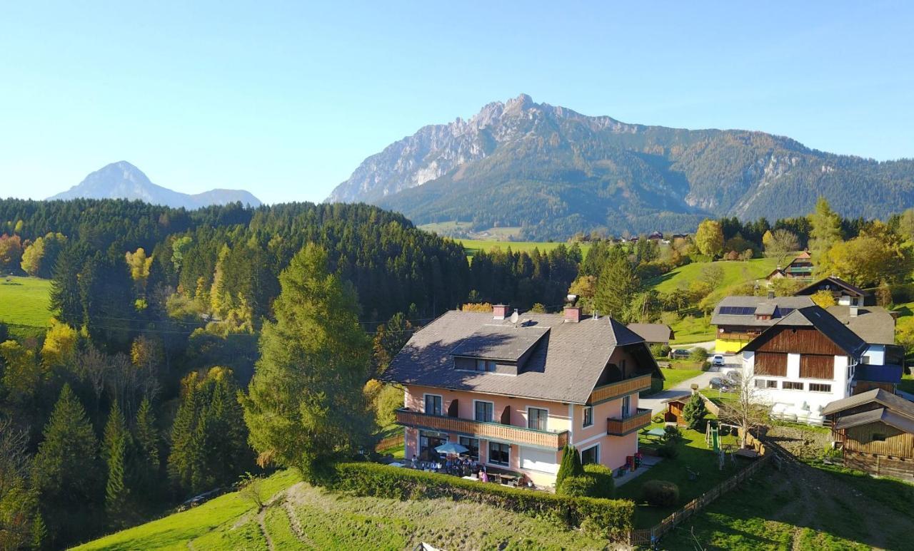 Tieschnhof Hotel Grobming Buitenkant foto